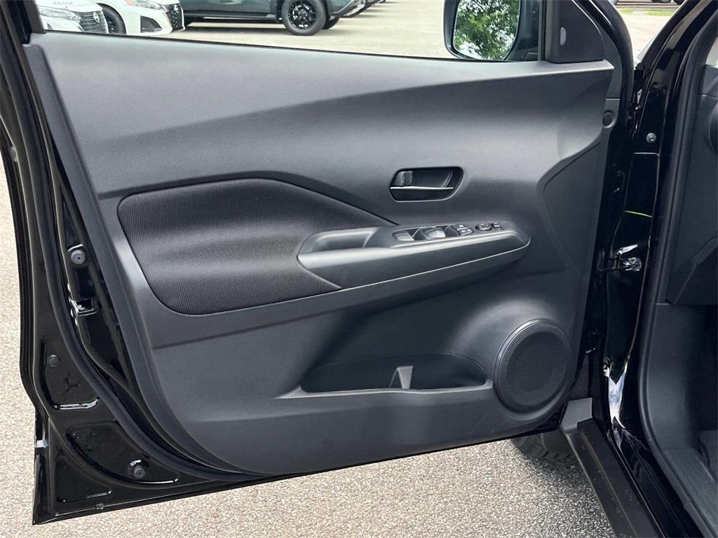 new 2025 Nissan Kicks car, priced at $22,613