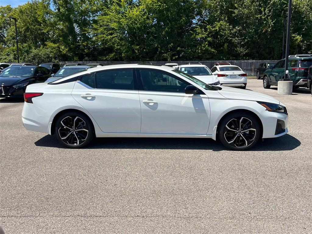 new 2025 Nissan Altima car, priced at $31,752