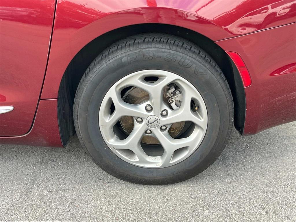 used 2023 Chrysler Pacifica car, priced at $28,000