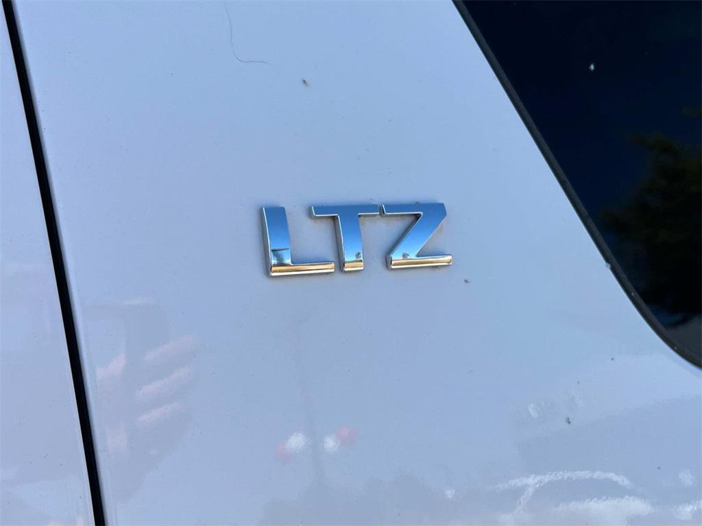 used 2009 Chevrolet Suburban car, priced at $8,971