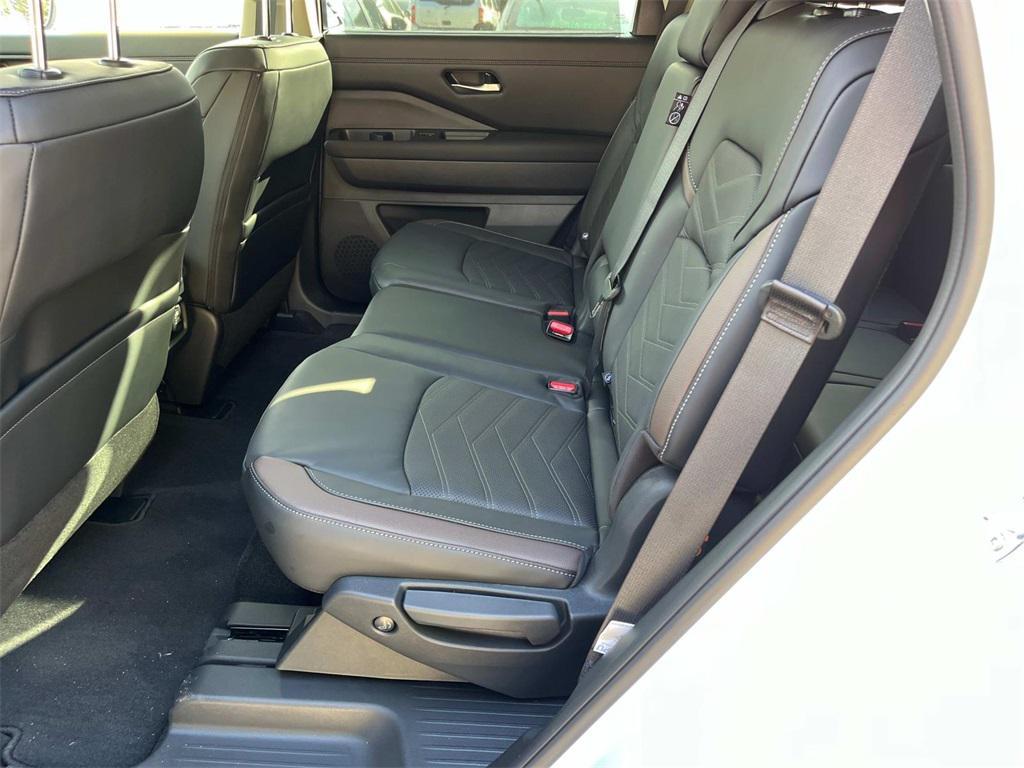 new 2025 Nissan Pathfinder car, priced at $41,291