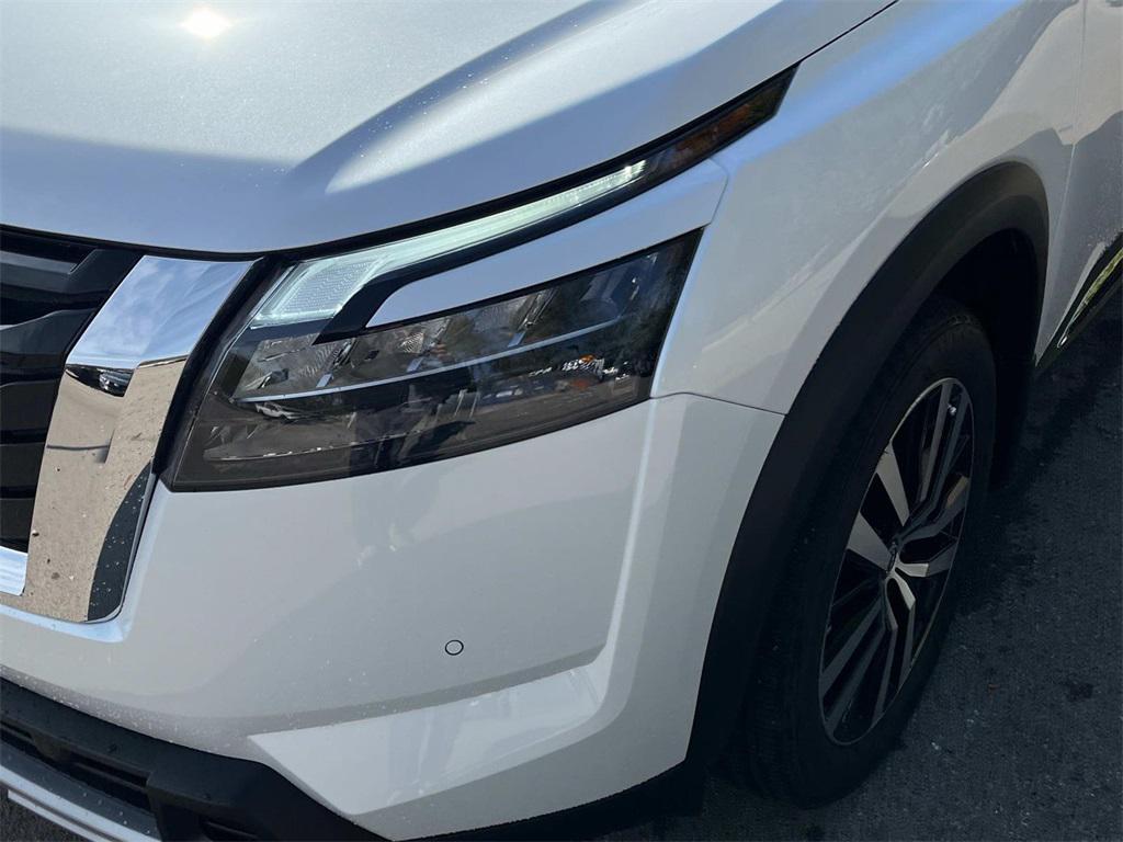 new 2025 Nissan Pathfinder car, priced at $41,291