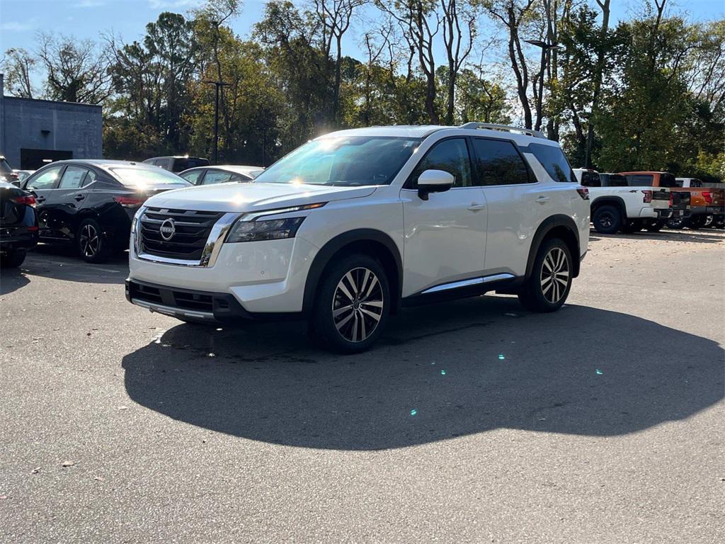 new 2025 Nissan Pathfinder car, priced at $41,291