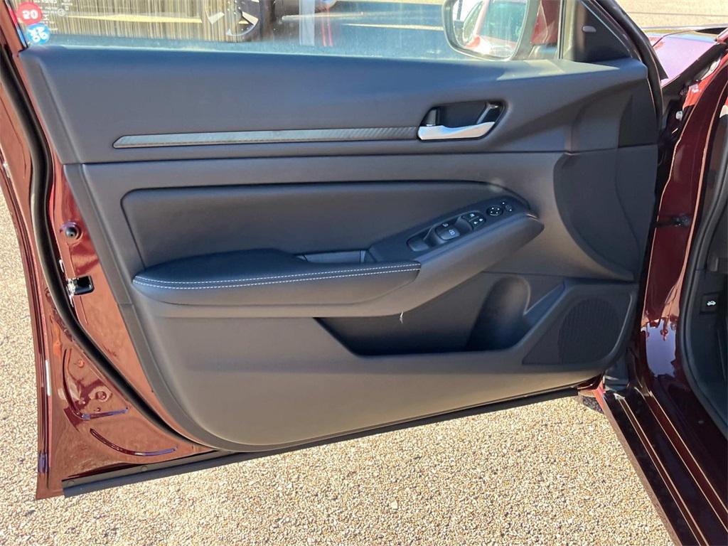 new 2025 Nissan Altima car, priced at $28,587