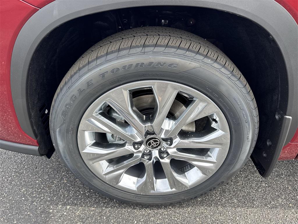 new 2026 Toyota Highlander car, priced at $54,602