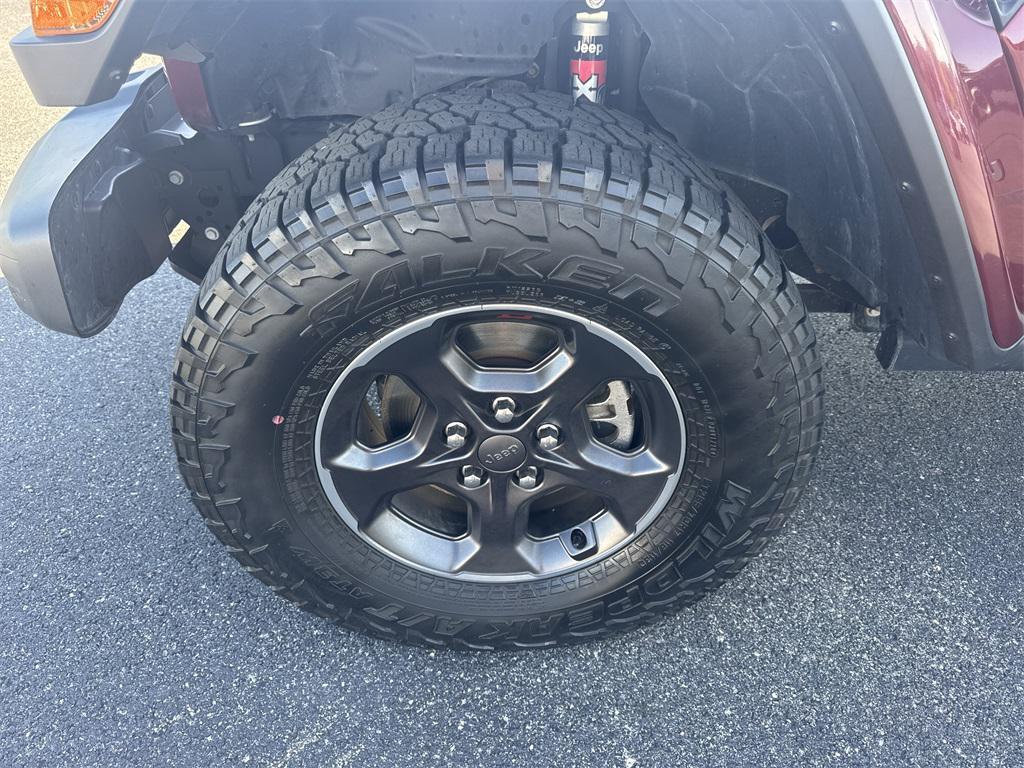 used 2021 Jeep Gladiator car, priced at $37,417