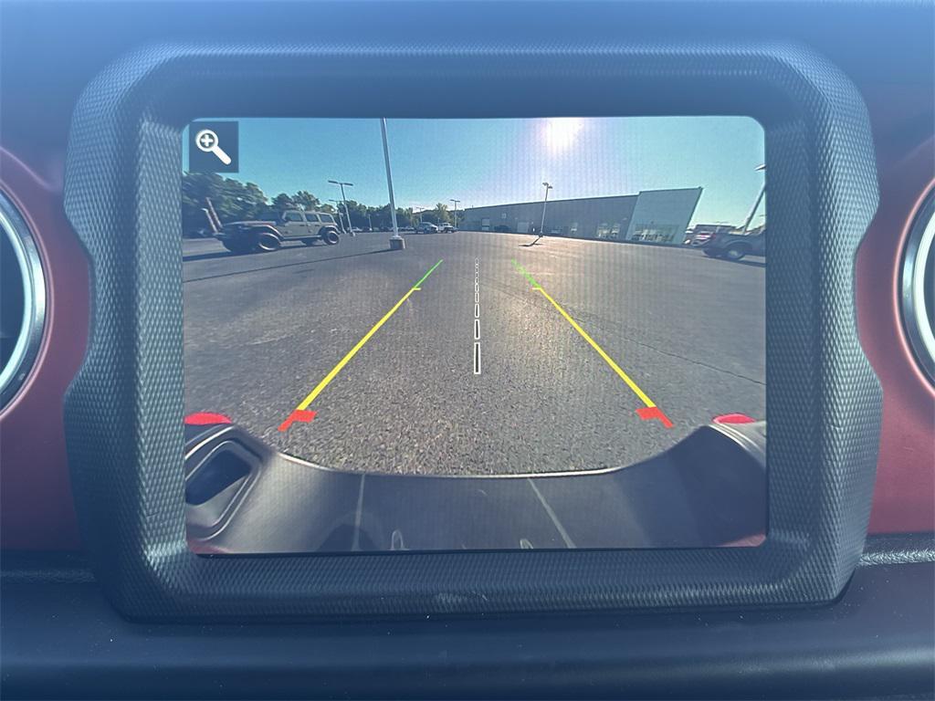 used 2021 Jeep Gladiator car, priced at $37,417