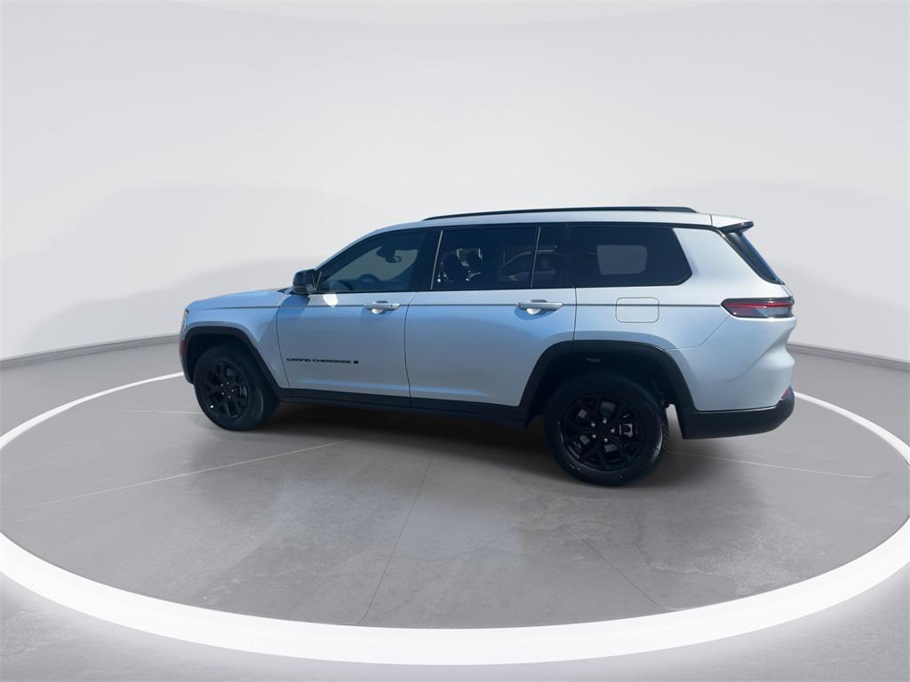 used 2024 Jeep Grand Cherokee L car, priced at $33,052