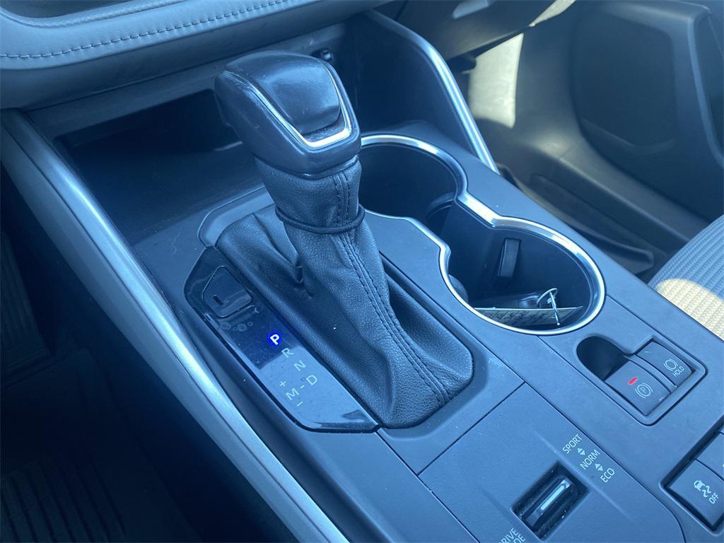 used 2021 Toyota Highlander car, priced at $21,641