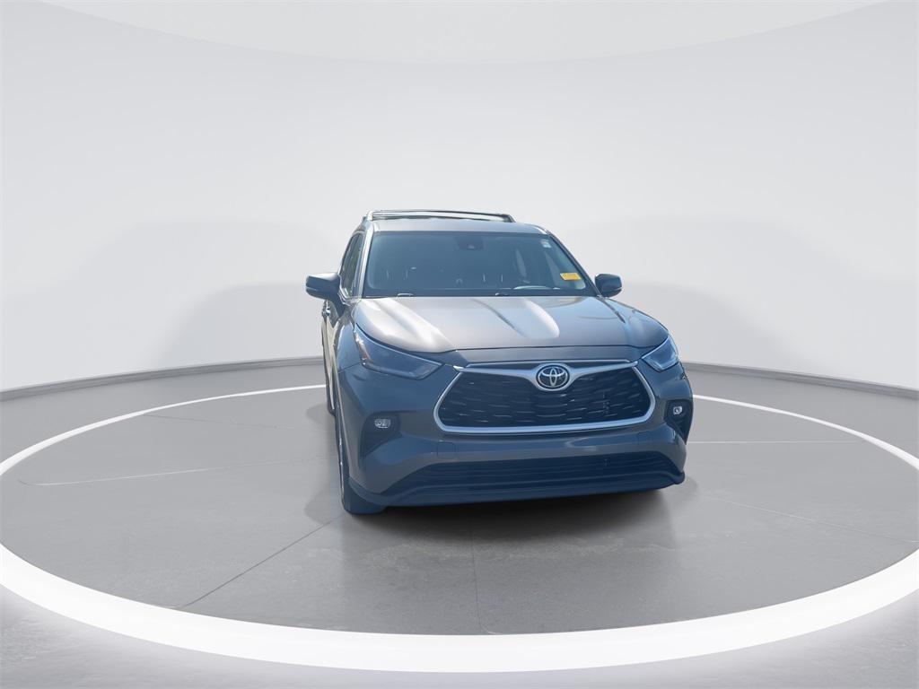 used 2021 Toyota Highlander car, priced at $21,641