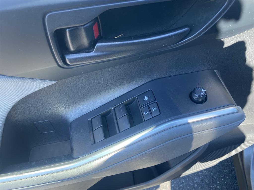 used 2021 Toyota Highlander car, priced at $21,641