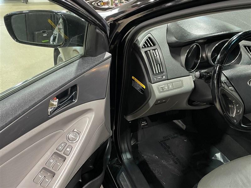 used 2015 Hyundai Sonata Hybrid car, priced at $7,995