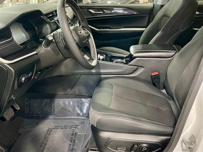 used 2023 Jeep Grand Cherokee car, priced at $27,795