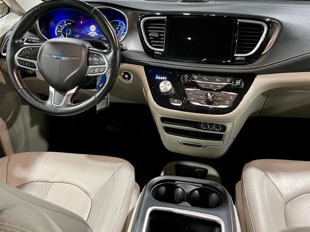 used 2021 Chrysler Pacifica Hybrid car