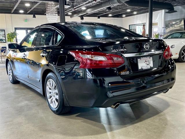 used 2018 Nissan Altima car