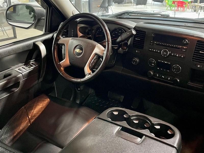 used 2013 Chevrolet Silverado 1500 car, priced at $17,995