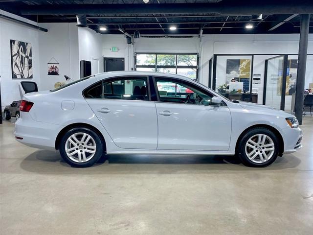 used 2017 Volkswagen Jetta car