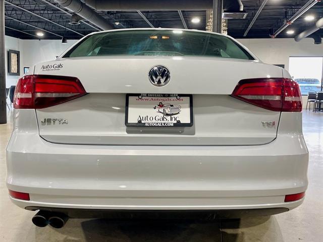 used 2017 Volkswagen Jetta car