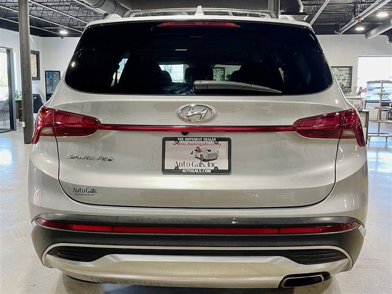 used 2022 Hyundai Santa Fe car, priced at $20,595