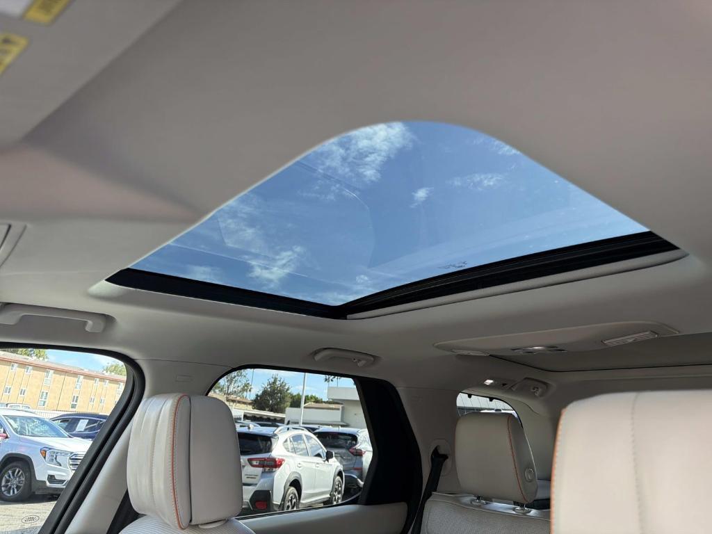 used 2018 Land Rover Discovery car, priced at $15,995