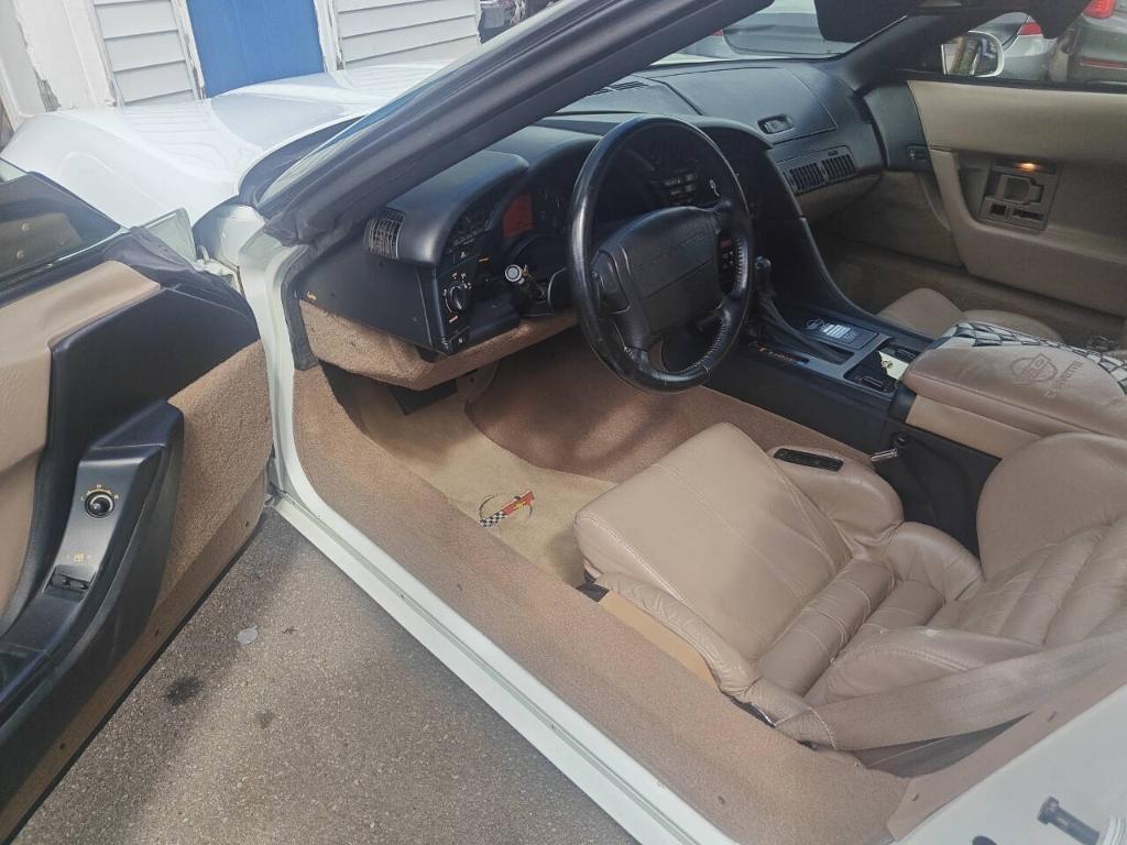 used 1992 Chevrolet Corvette car, priced at $10,500