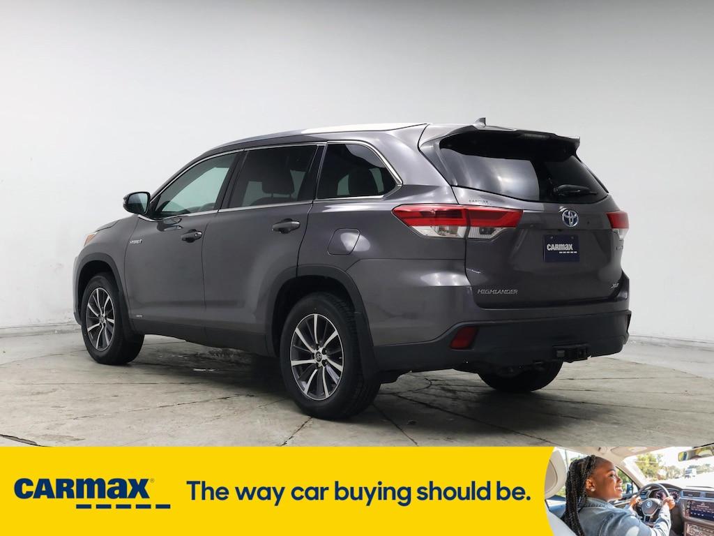 used 2019 Toyota Highlander Hybrid car, priced at $31,998
