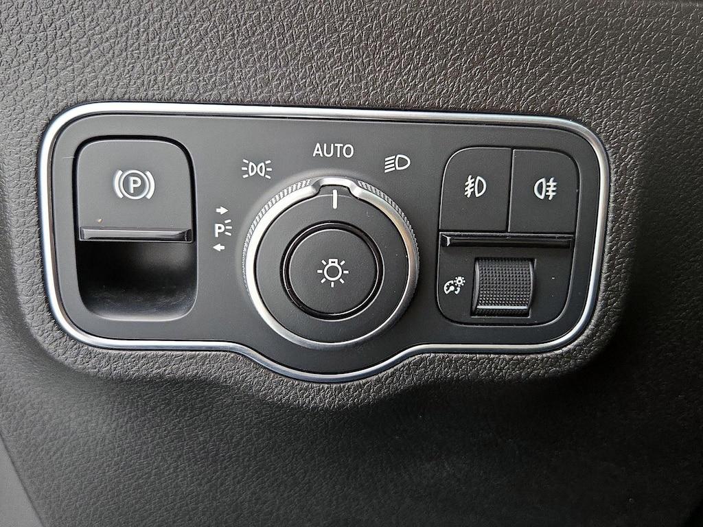used 2021 Mercedes-Benz GLB 250 car, priced at $26,998