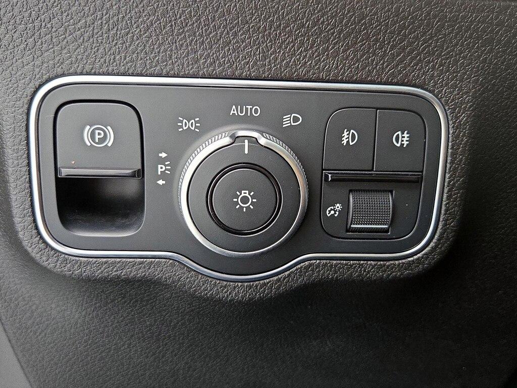 used 2021 Mercedes-Benz GLB 250 car, priced at $26,998