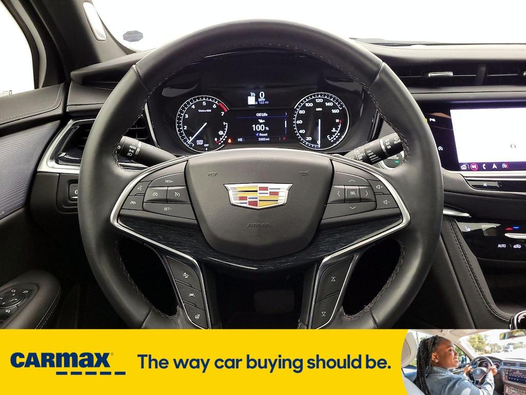 used 2024 Cadillac XT5 car, priced at $43,998