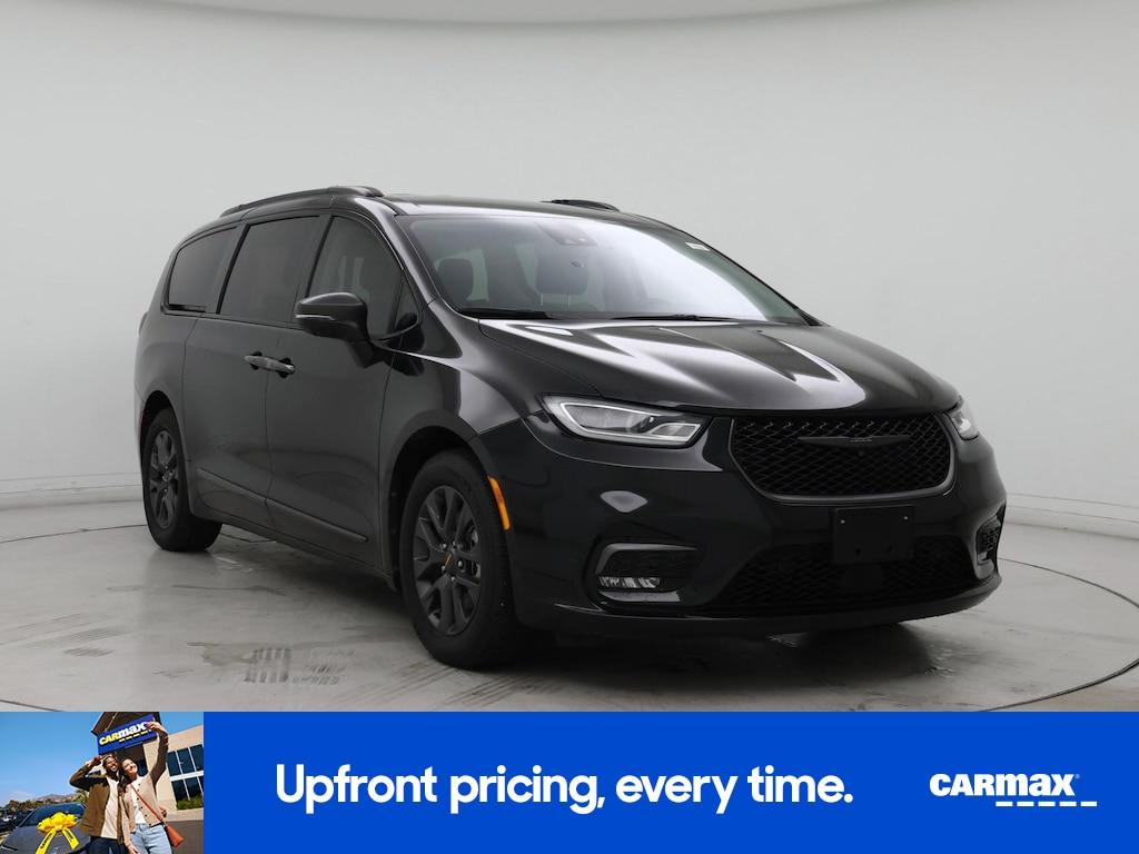 used 2023 Chrysler Pacifica Hybrid car, priced at $35,998