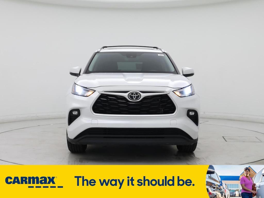 used 2023 Toyota Highlander car, priced at $36,998