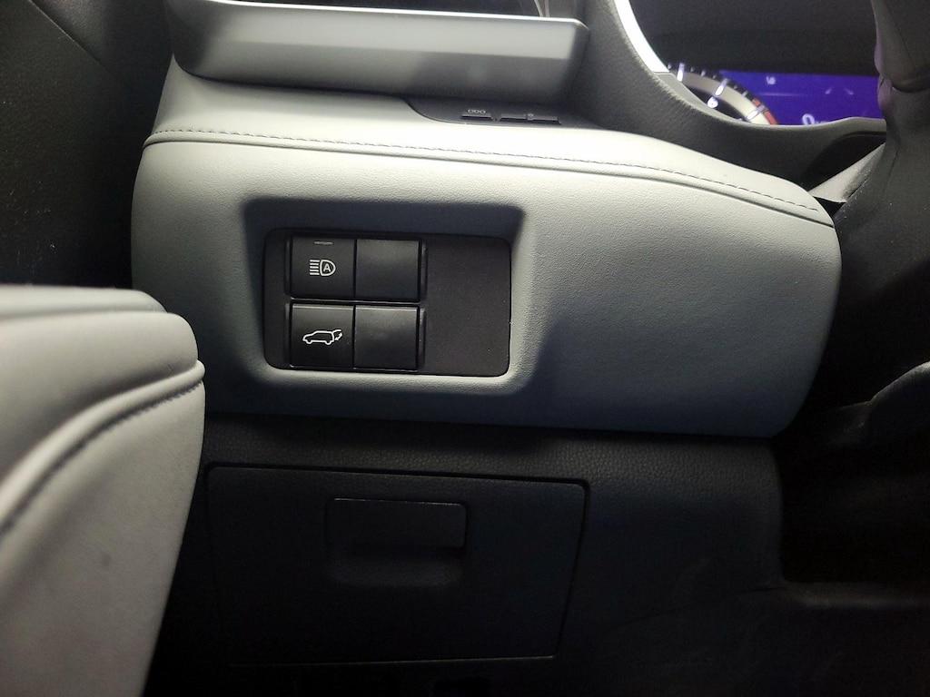 used 2022 Toyota Highlander car, priced at $40,998