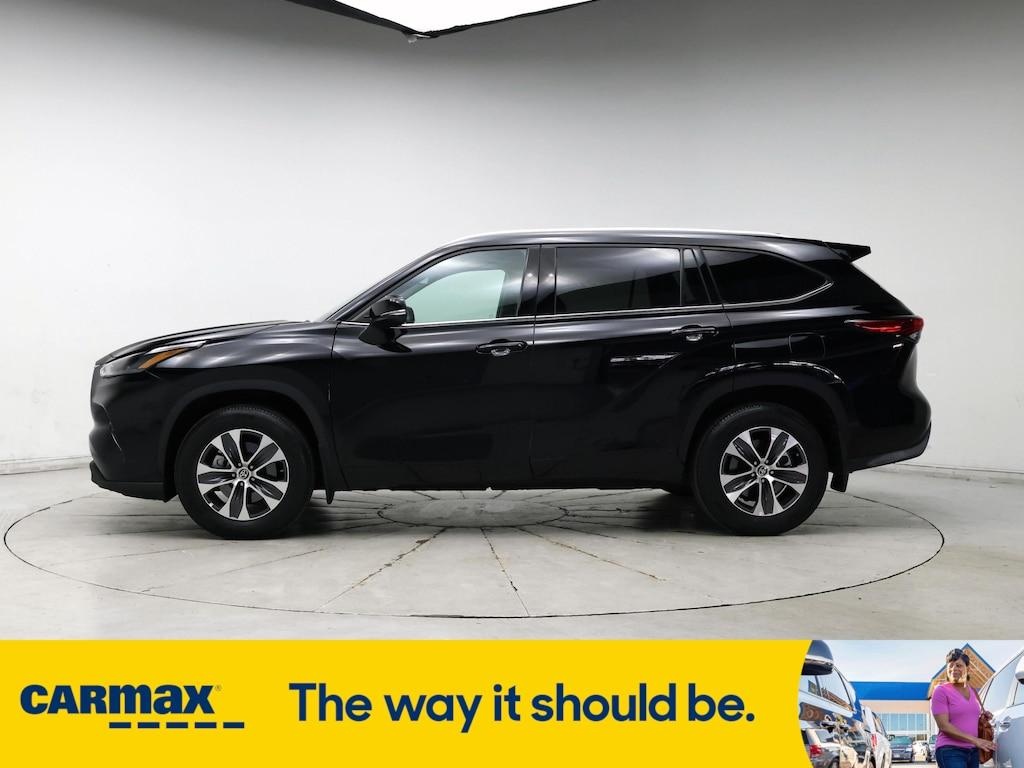 used 2022 Toyota Highlander car, priced at $40,998