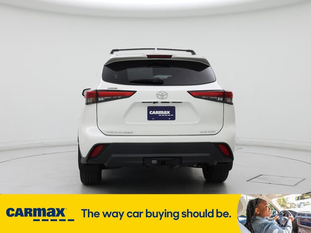 used 2021 Toyota Highlander car, priced at $36,998
