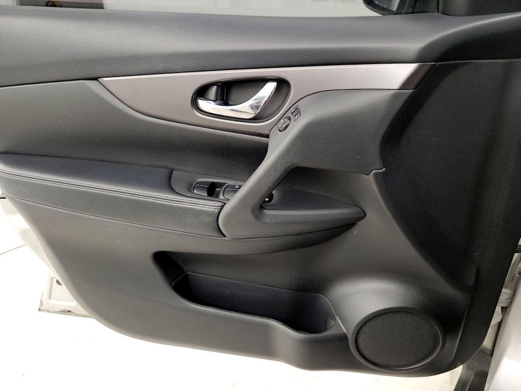 used 2016 Nissan Rogue car, priced at $12,998