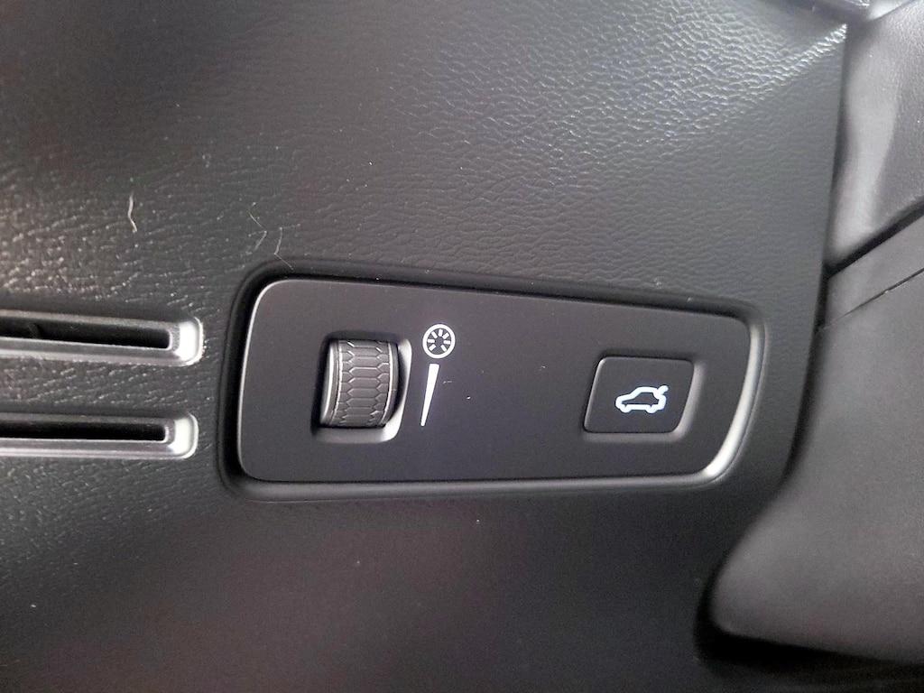 used 2021 Volvo XC40 car, priced at $22,998