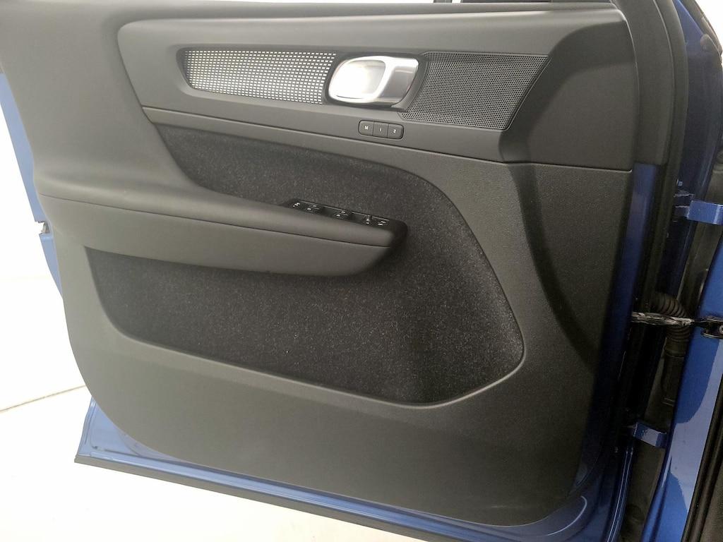 used 2021 Volvo XC40 car, priced at $22,998