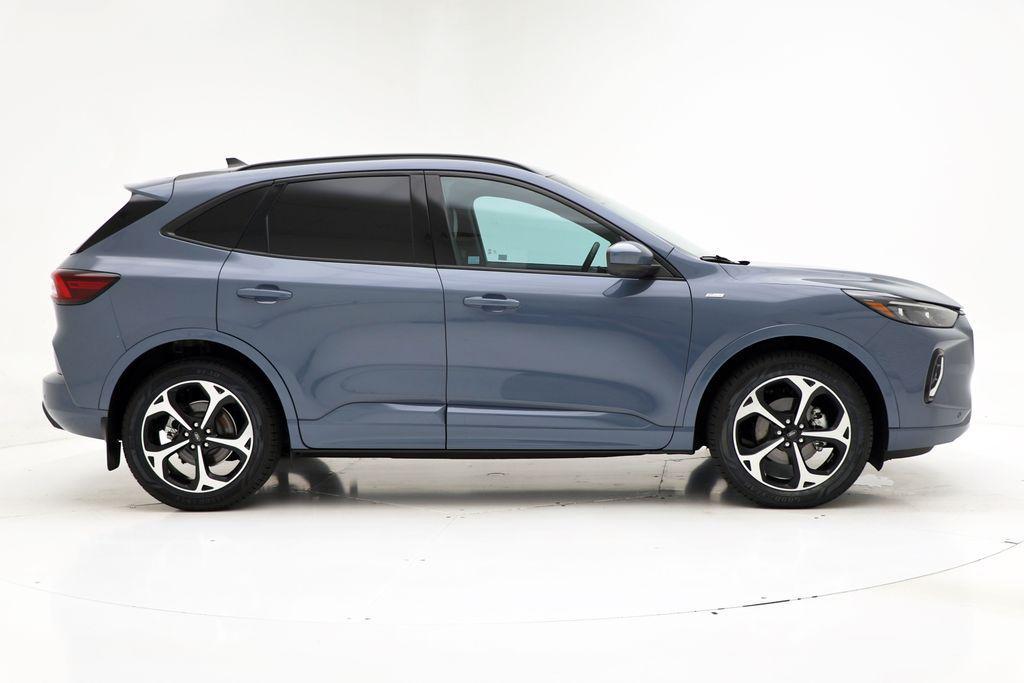used 2023 Ford Escape car, priced at $24,900