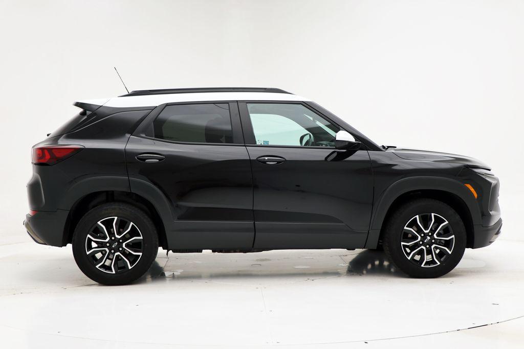 used 2024 Chevrolet TrailBlazer car, priced at $24,400