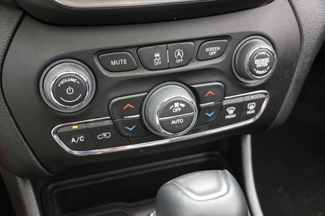 used 2022 Jeep Cherokee car, priced at $25,450