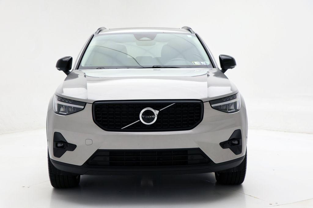 used 2025 Volvo XC40 car, priced at $31,900