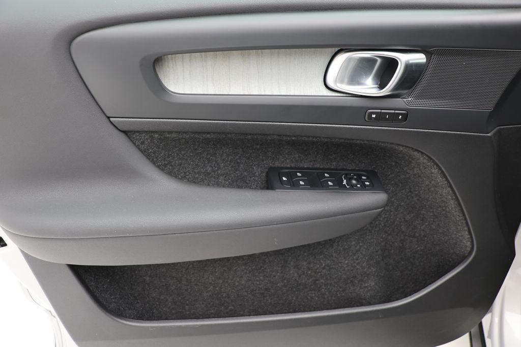 used 2025 Volvo XC40 car, priced at $31,900