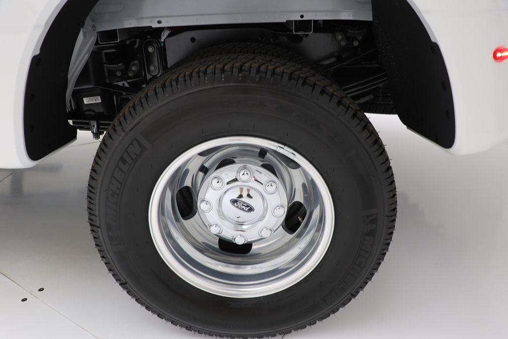 new 2025 Ford F-350 car, priced at $104,670