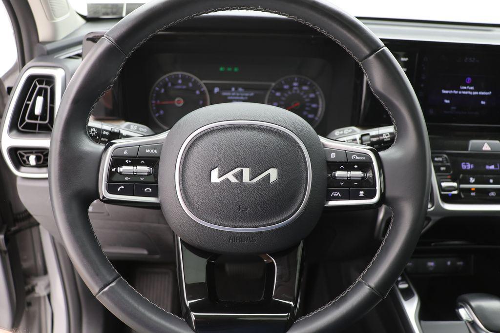 used 2022 Kia Sorento car, priced at $29,900