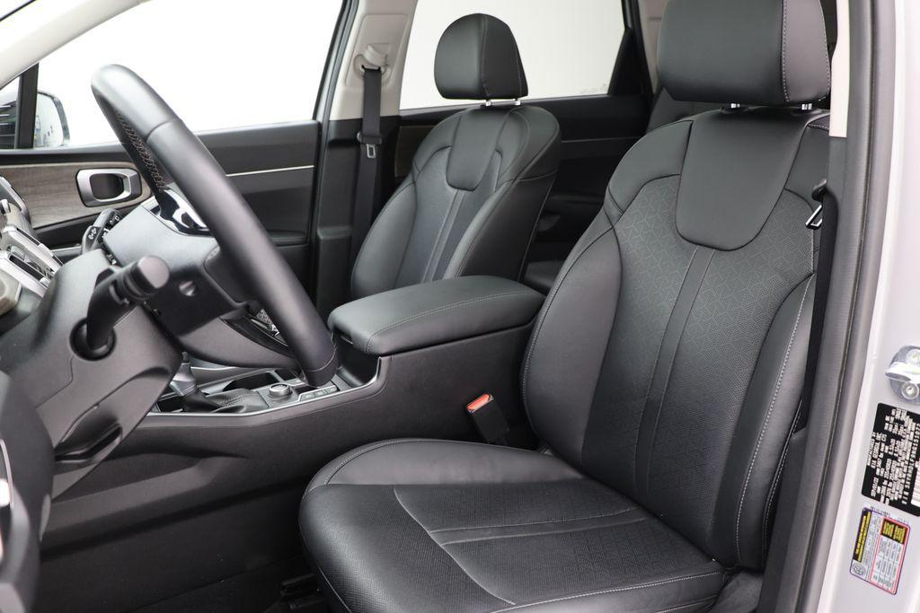 used 2022 Kia Sorento car, priced at $29,900