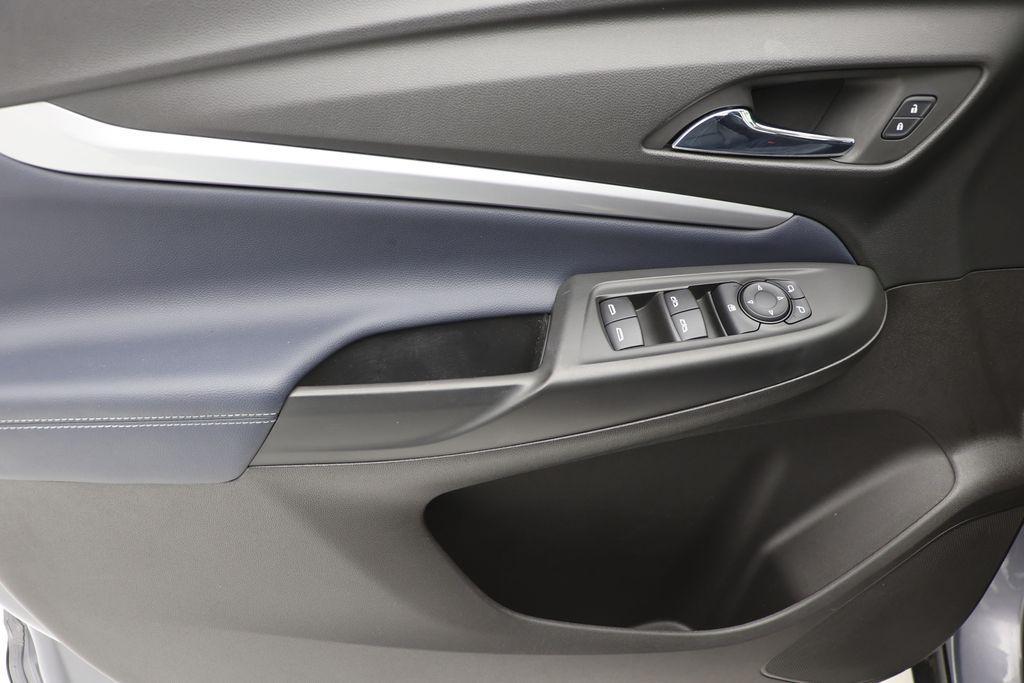 used 2022 Chevrolet Bolt EUV car, priced at $18,400