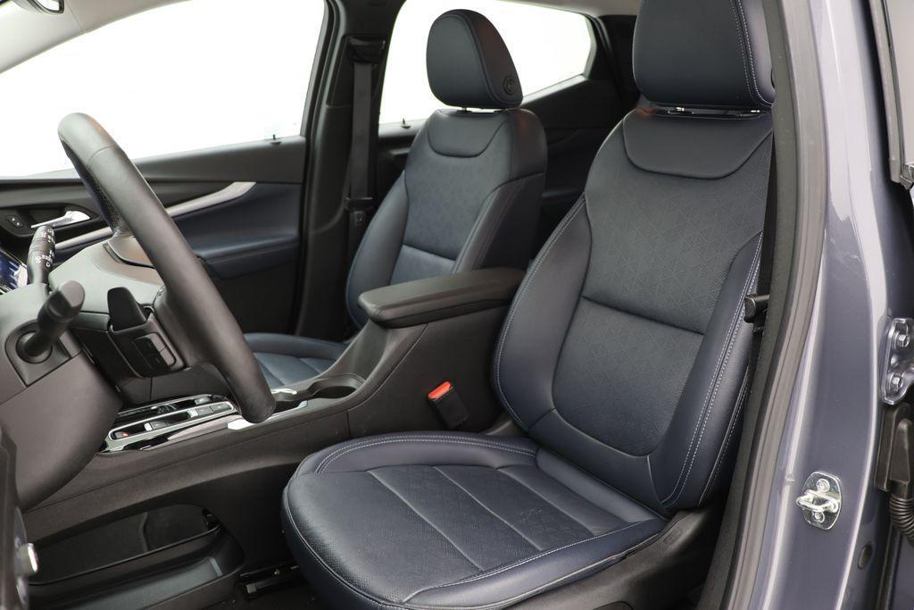 used 2022 Chevrolet Bolt EUV car, priced at $18,400