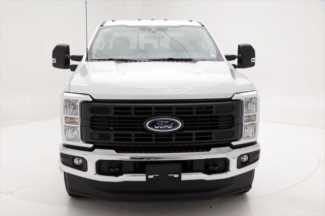 new 2025 Ford F-350 car, priced at $71,400