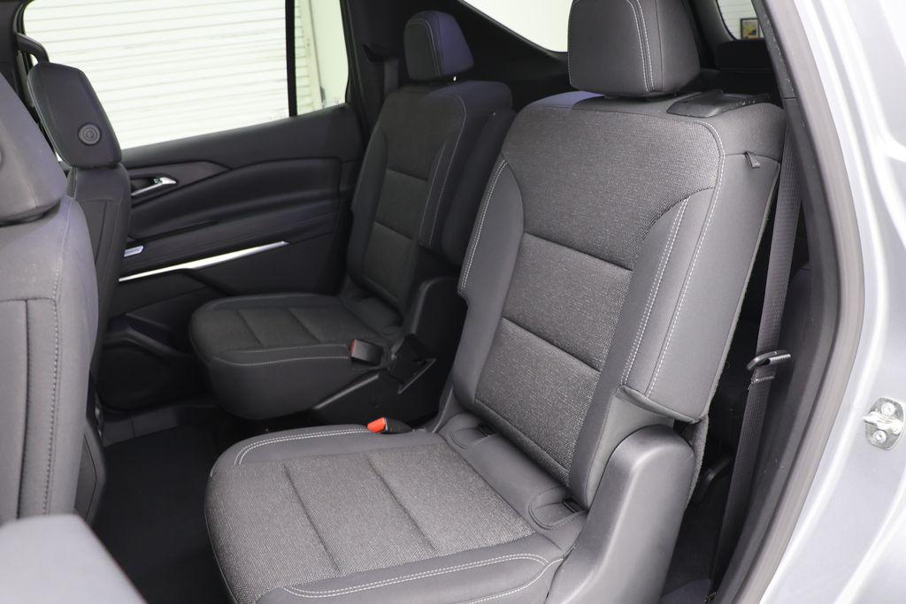 used 2025 Chevrolet Traverse car, priced at $35,900