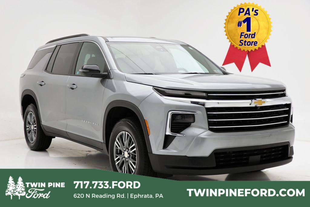 used 2025 Chevrolet Traverse car, priced at $35,900